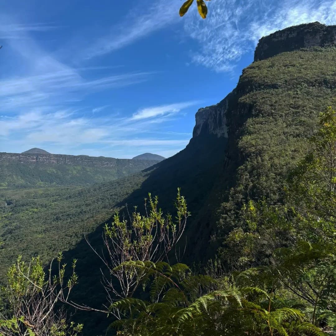 Vista do penhasco sobre o vale